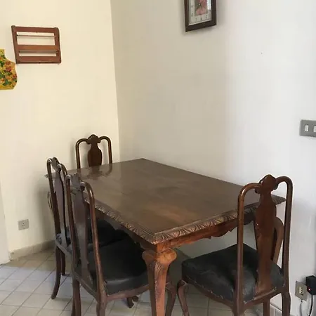 In Palazzo D'epoca Vicino Al Mare Apartment